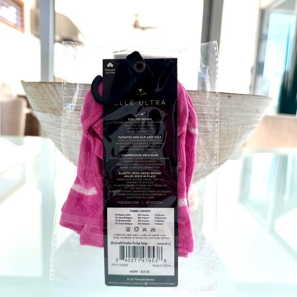 ToeSox Elle Vibrant Pink Toe Socks for Pilates - Picture 2 of 2